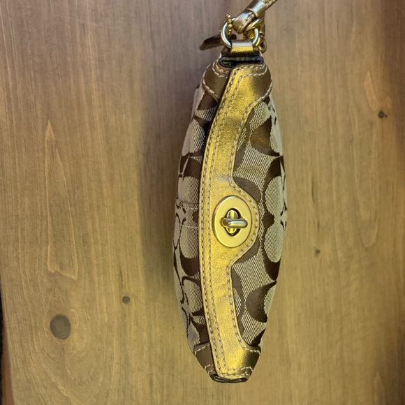 Coach Wristlet - Picture 4 of 9